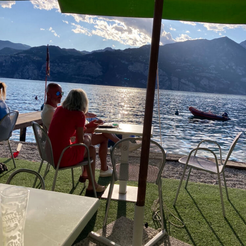 Il bar all'atterraggio in parapendio a Malcesine sul Lago di Garda